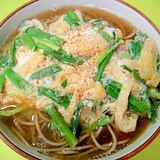 ニラと油揚げの卵とじ蕎麦